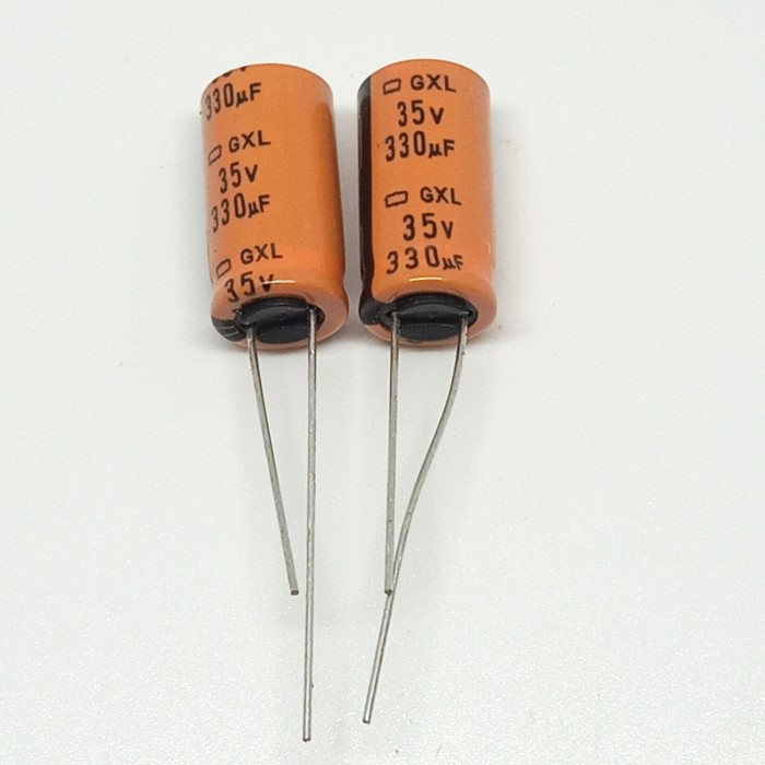 330uF/35V elektrolitik kondensator